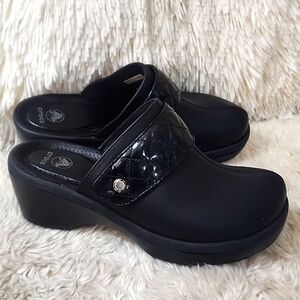CROCS Black Quilted Slip-On Clogs
